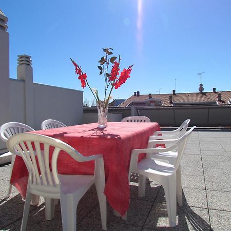 Ferienwohnung Colorful Attic With Large Terrace - Beahost Bibione Exterior foto