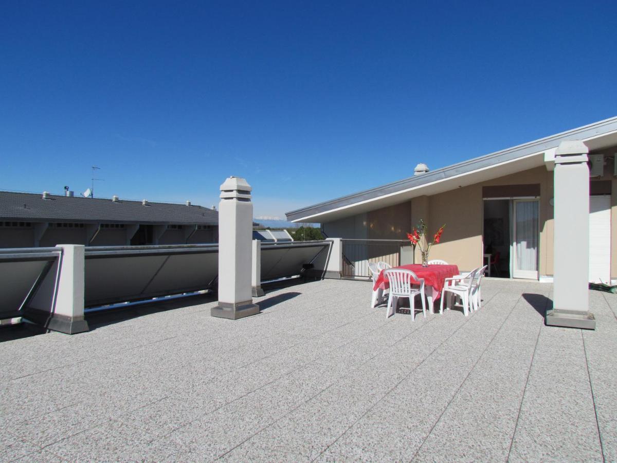 Ferienwohnung Colorful Attic With Large Terrace - Beahost Bibione Exterior foto