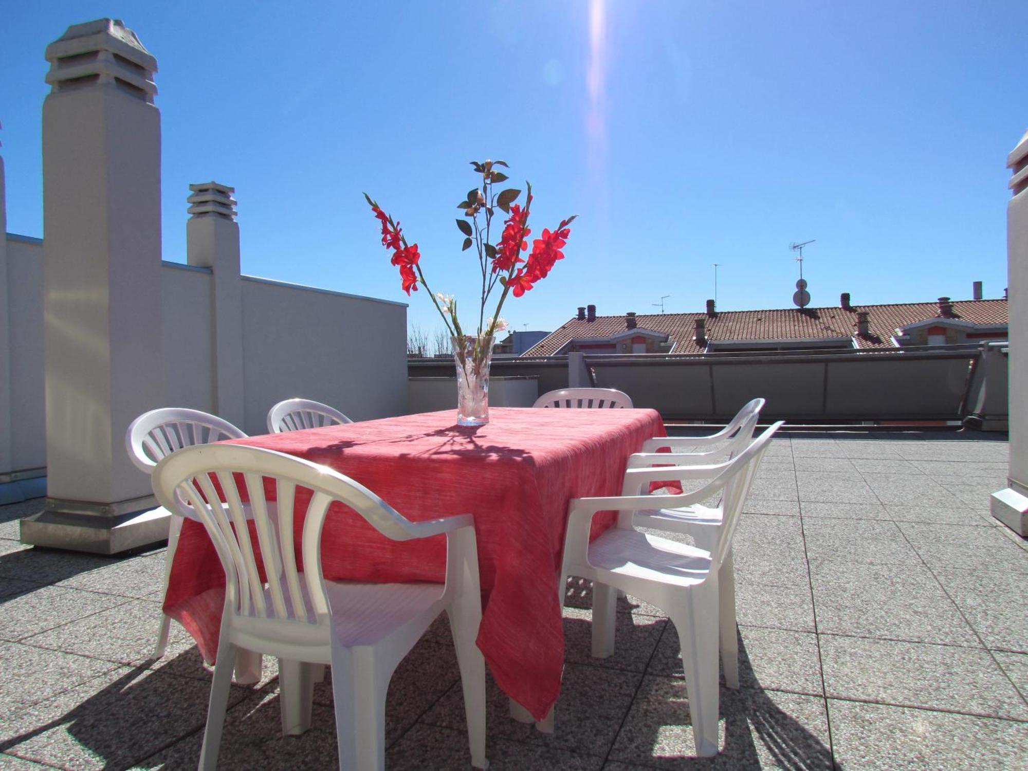 Ferienwohnung Colorful Attic With Large Terrace - Beahost Bibione Exterior foto